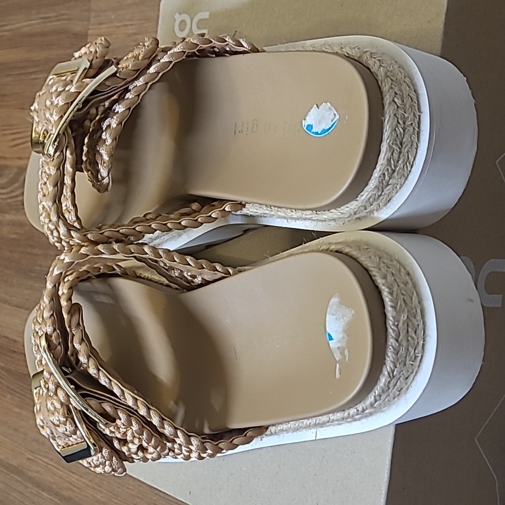 MADEN GIRL Women's Tan Woven Sandals with Gold Buckles used good‎ condition - Picture 4 of 13